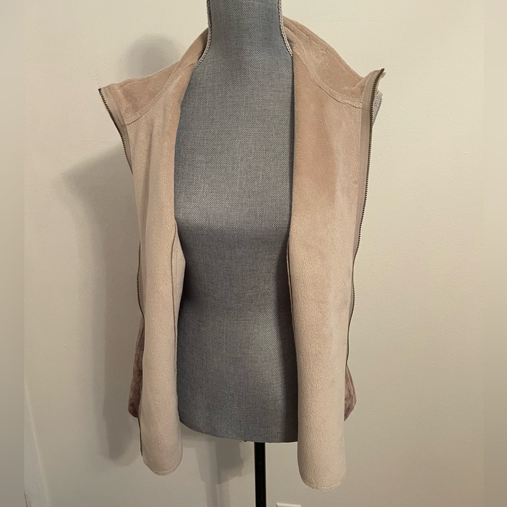 Alfred Dunner Soft Beige Vest. Size 12.